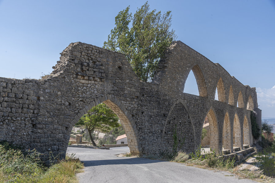 Castelló de la Plana - Morella 100 - Arcs de Santa Llúcia.jpg